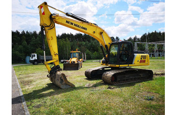 Гусеничные тяжелые экскаваторы : NEW HOLLAND E215С (гусеничный 22т.)